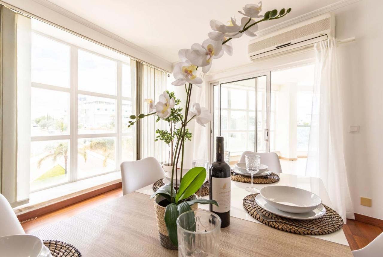 Spaceful Apartment In Albufeira Extérieur photo