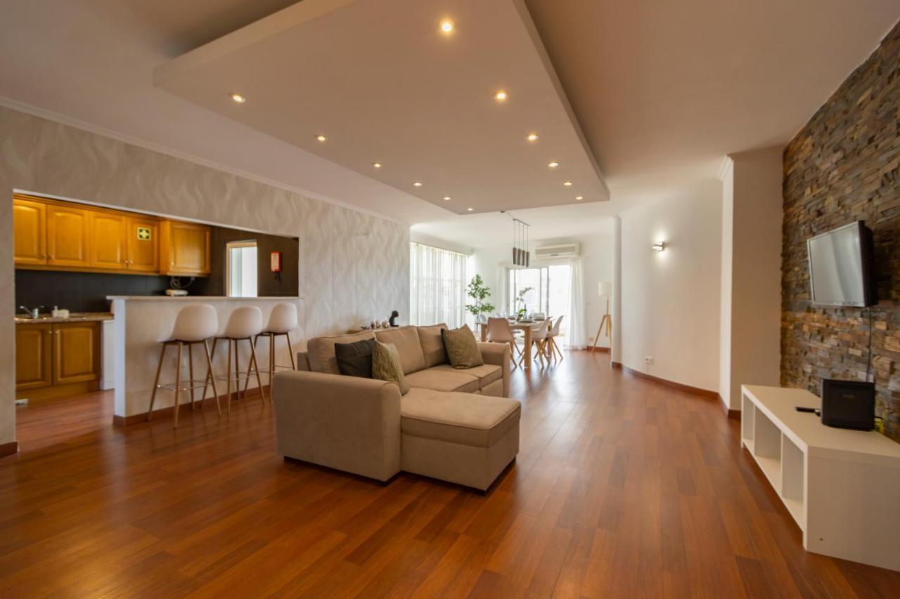 Spaceful Apartment In Albufeira Extérieur photo