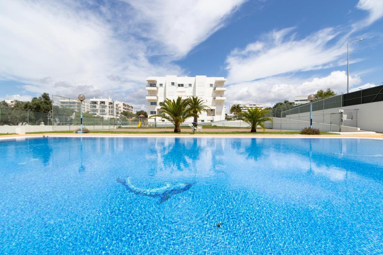 Spaceful Apartment In Albufeira Extérieur photo